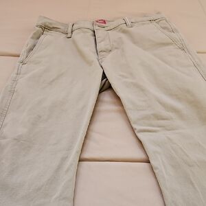 Levi's Slim Chino Pants in Light Khaki